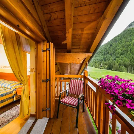 Le Bouquet - Adults Only